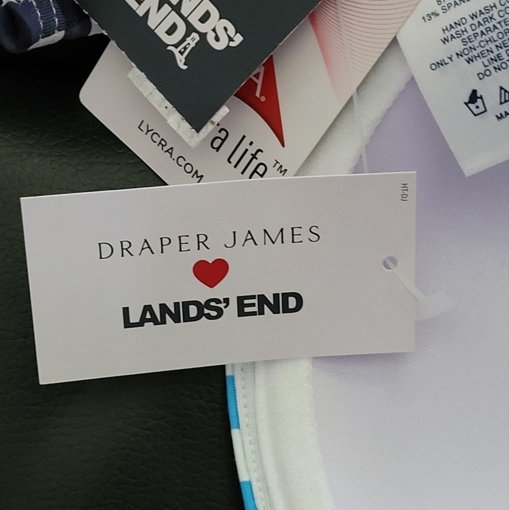 Draper James x Lands' End Twist Front Underwire Bikini Top Swimsuit - Picture 11 of 12